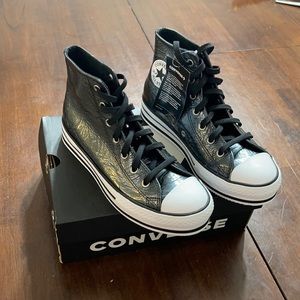 Brand New Kids size 5 high top converse